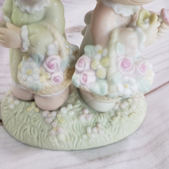 Precious Moments Figurine Girls With Flower Baskets To My Forever Friend 6 Inch - Picture 3 of 10